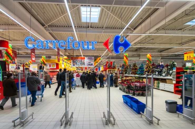 Negozio Carrefour (Depositphotos foto) - www.notiziesecche.it