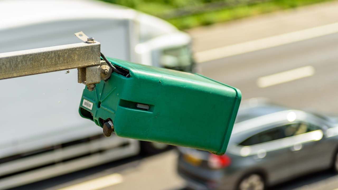 Illustrazione di un autovelox (Depositphotos)