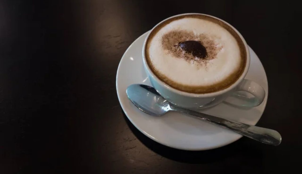 Illustrazione di una tazza di caffè (Depositphotos)