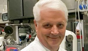 iginio Massari nel suo laboratorio (Wikipedia Memegt2)