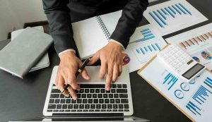 controlli fiscali con pc e fogli