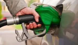 Fare benzina