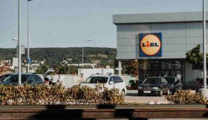 Illustrazione dell'insegna della LIDL (Pexels FOTO) - www.notiziesecche.it