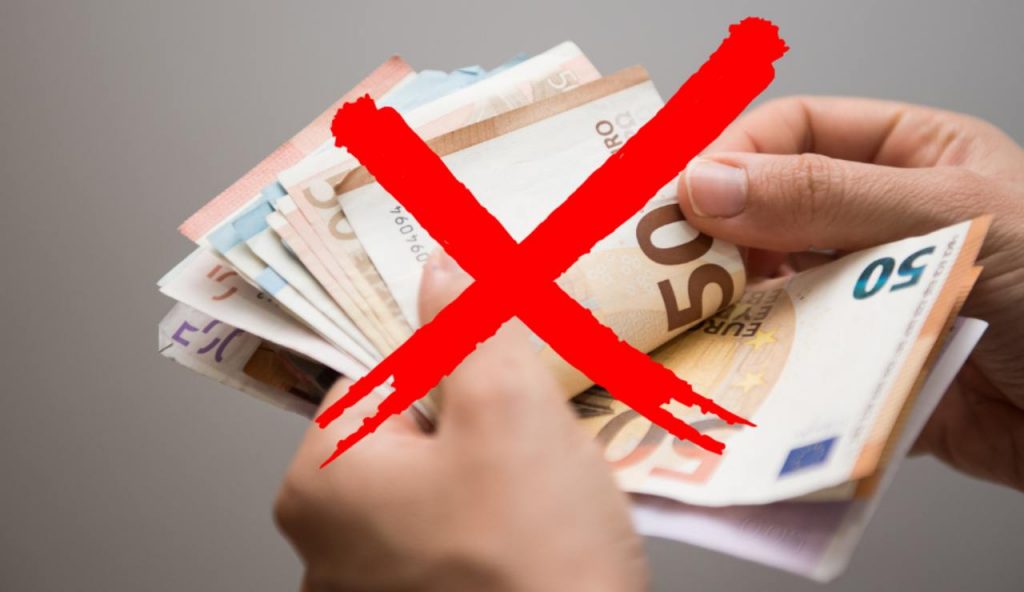 Illustrazione di una persona che non riceverà la quattordicesima (Canva FOTO) - notiziesecche.it