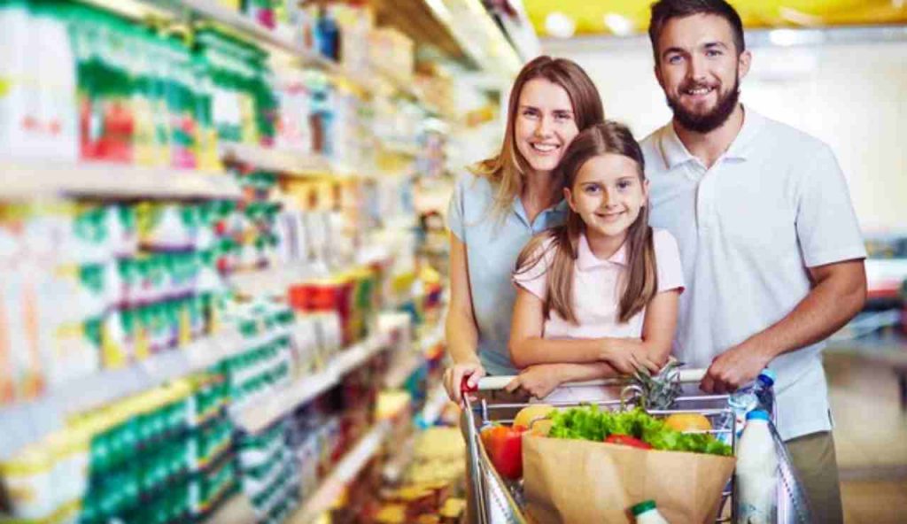 Famiglia che fa la spesa