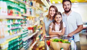 Famiglia che fa la spesa