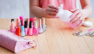 Levasmalto acetone marche rischio cosa contengono