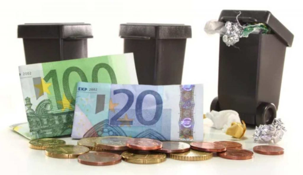 Novità sulla TARI (Depositphotos foto) - www.notiziesecche.it