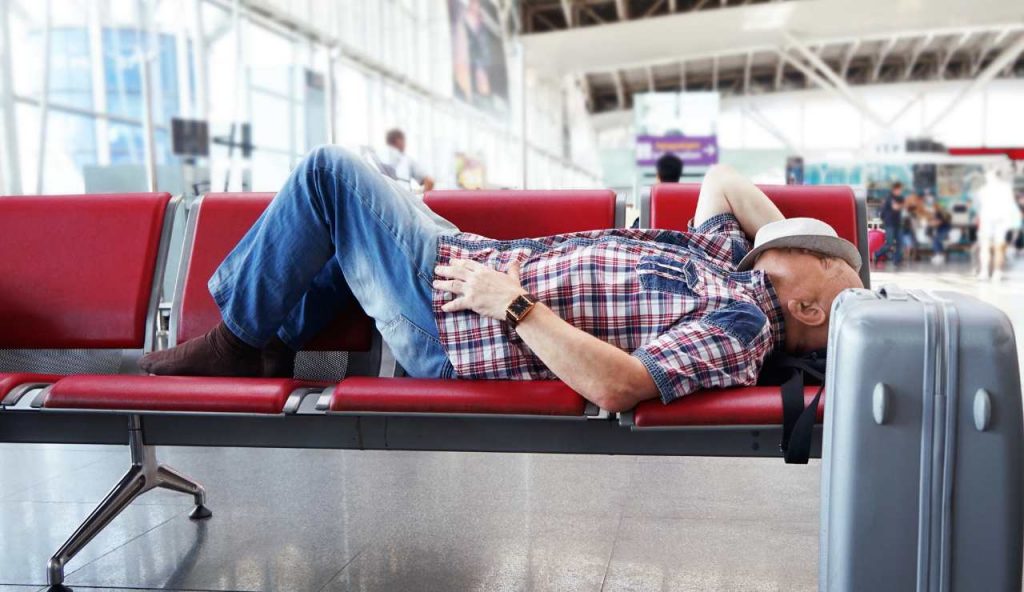 L’uomo che ha vissuto in un aeroporto per 18 anni: la storia vera dietro il film The Terminal