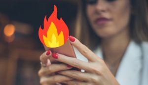 Illustrazione di un telefono che va a fuoco (Canva FOTO) - notiziesecche.it