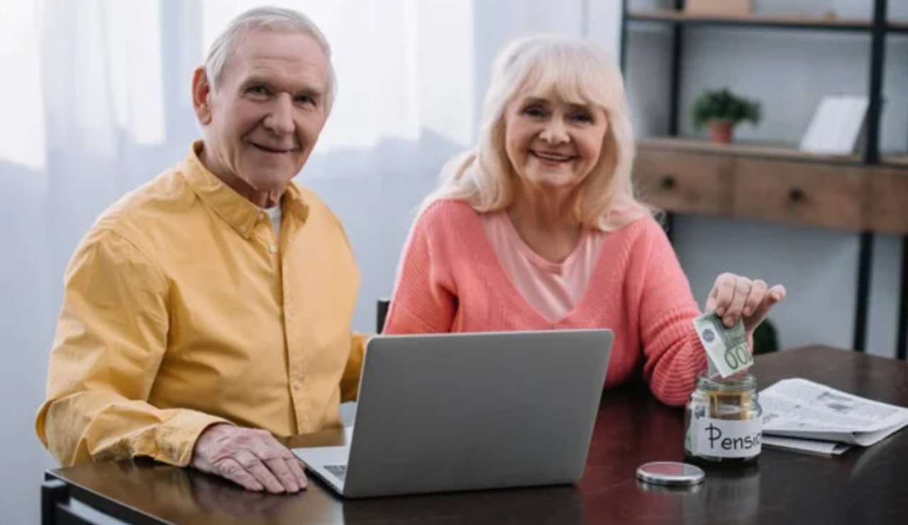 Pensione e soldi (Depositphotos foto) - www.notiziesecche.it