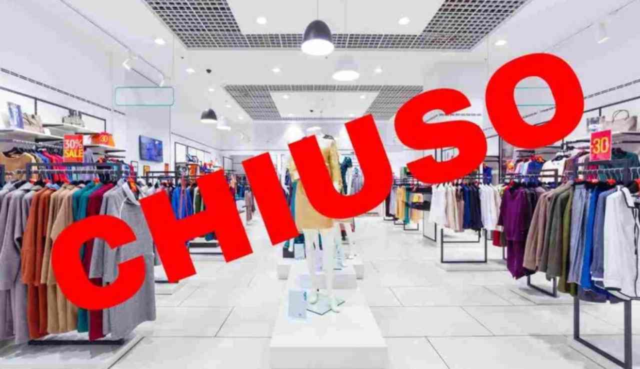 Negozio di abbigliamento chiuso (Canva foto) - www.notiziesecche.it