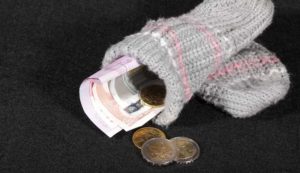 Soldi nascosti (Depositphotos foto) - www.notiziesecche.it